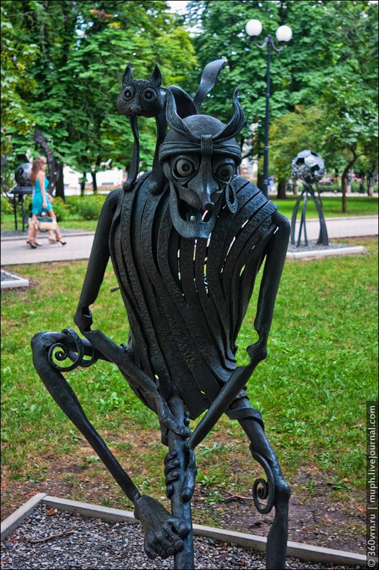 Forged Figures Park, Donetsk, Ukraine photo 6