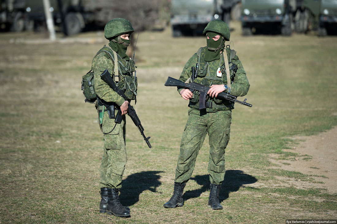 Russian Soldiers In The Crimea · Ukraine Travel Blog