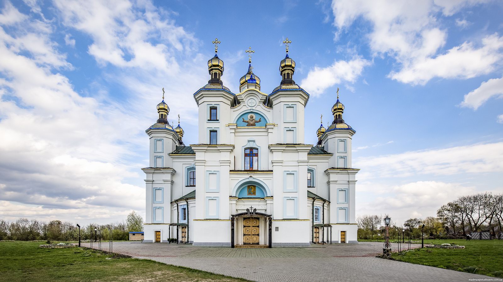 Church of the Intercession in Piddubtsi · Ukraine travel blog