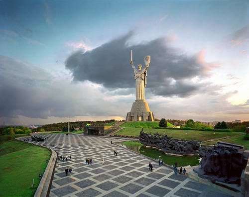 Kiev Ukraine pictures - Kiev World War II monument