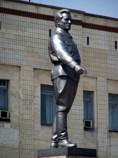 Kirovograd (Kirovohrad) Ukraine city architecture 3rd photo