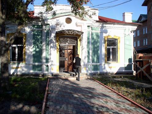 Vinnitsa (Vinnytsia) Ukraine city railway station photo