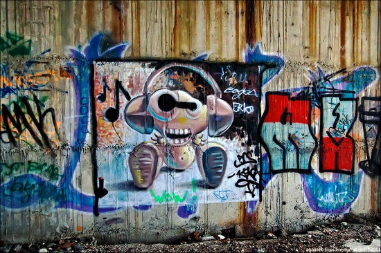 Graffiti-covered abandoned museum of Sevastopol view 7