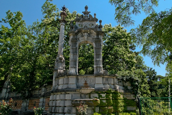 Massandra Palace, Yalta, Crimea view 11