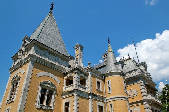 Massandra Palace, Yalta, Crimea view 12