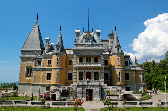 Massandra Palace, Yalta, Crimea view 2