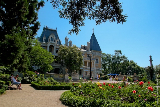 Massandra Palace, Yalta, Crimea view 3