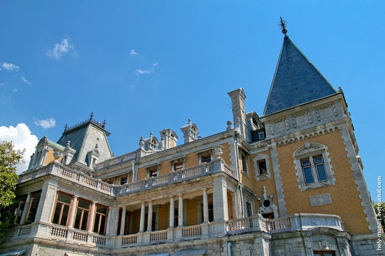 Massandra Palace, Yalta, Crimea view 9