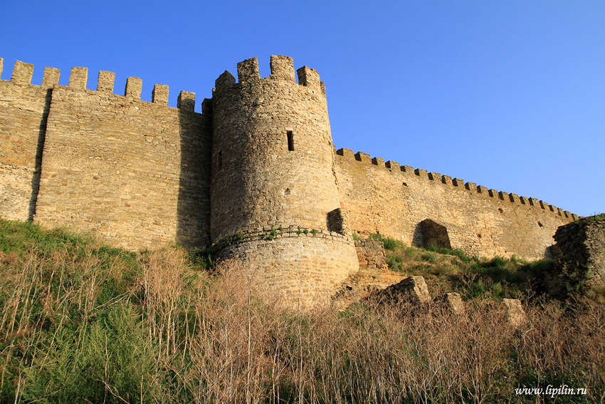 The largest medieval fortress in Ukraine · Ukraine travel blog