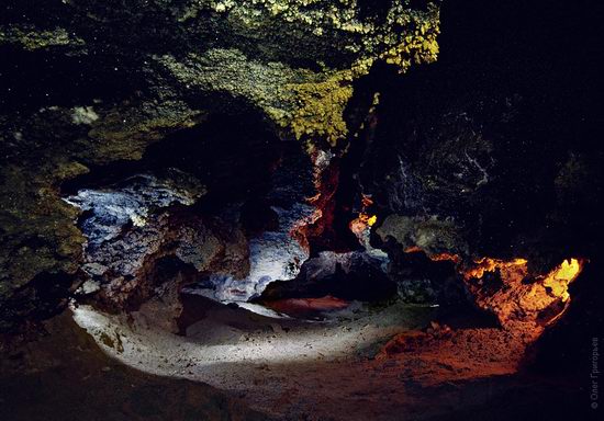 Gorgeous underground universe of Mlynki cave, Ukraine view 2