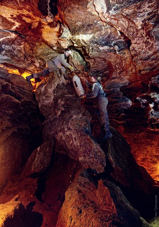 Gorgeous underground universe of Mlynki cave, Ukraine view 3