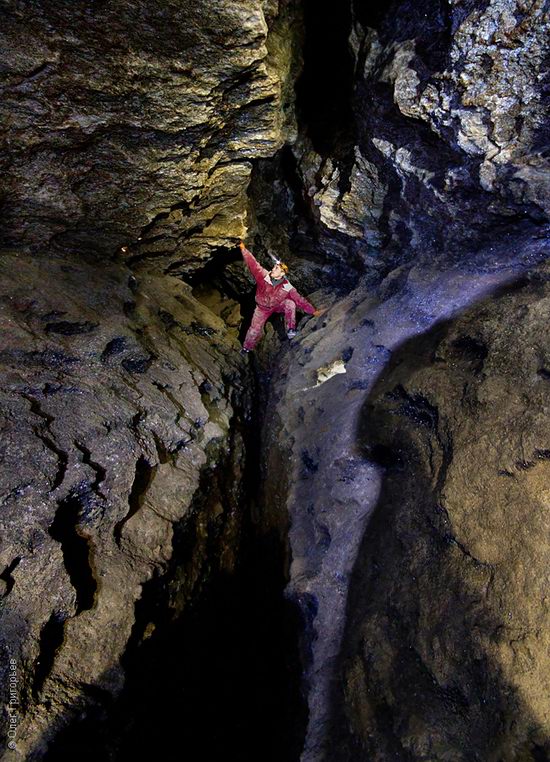 Gorgeous underground universe of Mlynki cave, Ukraine view 4