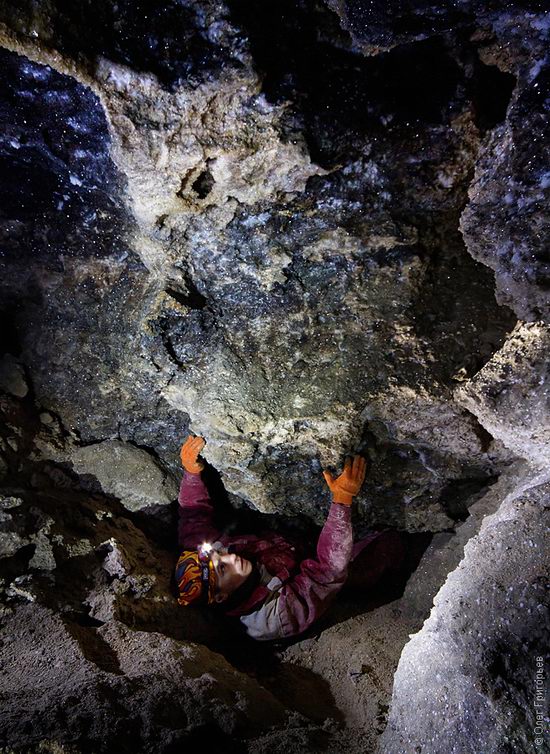 Gorgeous underground universe of Mlynki cave, Ukraine view 8