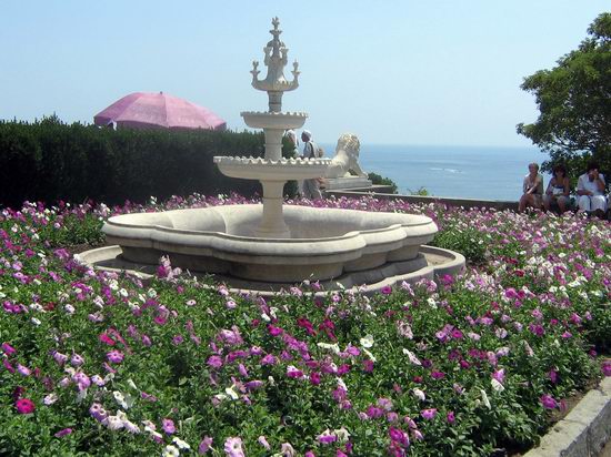 Vorontsov Palace, Alupka, Crimea, Ukraine view 9