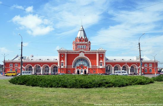 Chernigov railway station, Ukraine photo 2