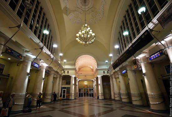 Dnepropetrovsk railway station, Ukraine photo 2