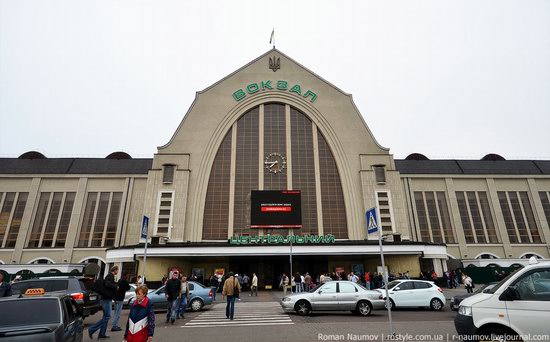 Kiev railway station, Ukraine photo 1