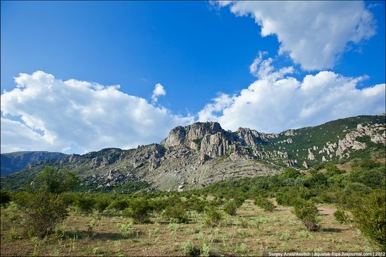 Picturesque landscapes of Crimea, Ukraine photo 7