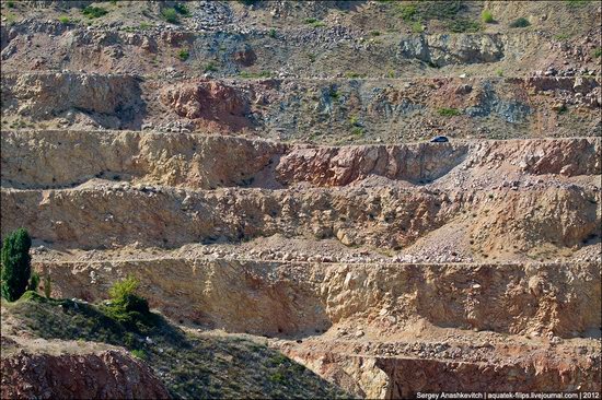 Picturesque abandoned quarry near Sevastopol, Crimea, Ukraine photo 12