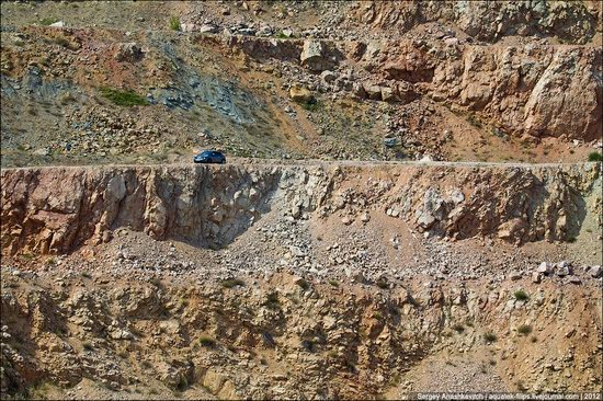 Picturesque abandoned quarry near Sevastopol, Crimea, Ukraine photo 5