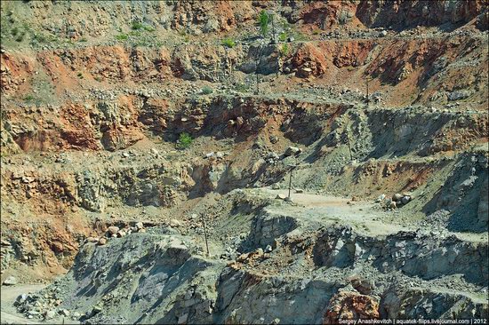 Picturesque abandoned quarry near Sevastopol, Crimea, Ukraine photo 9