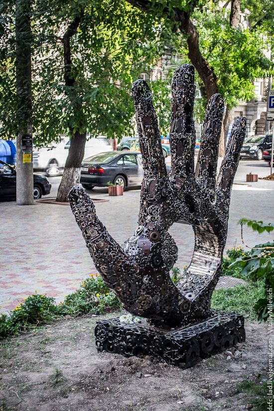 Steve Jobs, Apple founder, monument in Odessa, Ukraine photo 8