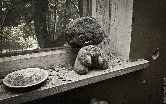 Abandoned kindergarten in the Chernobyl zone, Ukraine photo 2