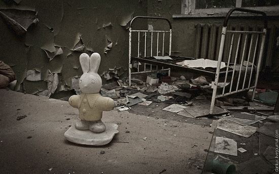 Abandoned kindergarten in the Chernobyl zone, Ukraine photo 7