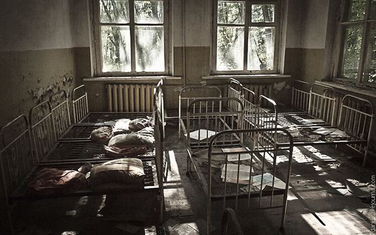 Abandoned kindergarten in the Chernobyl zone, Ukraine photo 8