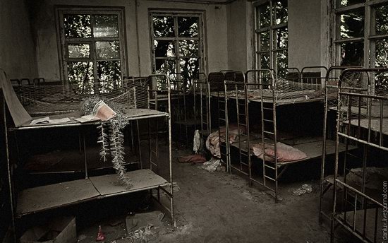 Abandoned kindergarten in the Chernobyl zone, Ukraine photo 9