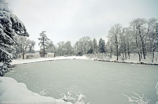 Snowy Alexandria park, Bila Tserkva, Ukraine photo 3