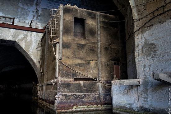 Underground submarine base in Balaklava, Crimea, Ukraine photo 2