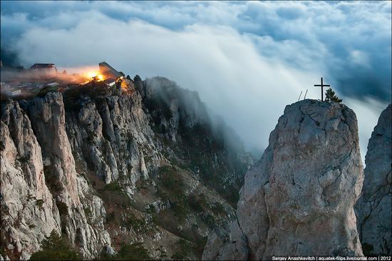 Ai-Petri - foggy and windy peak, Crimea, Ukraine photo 1