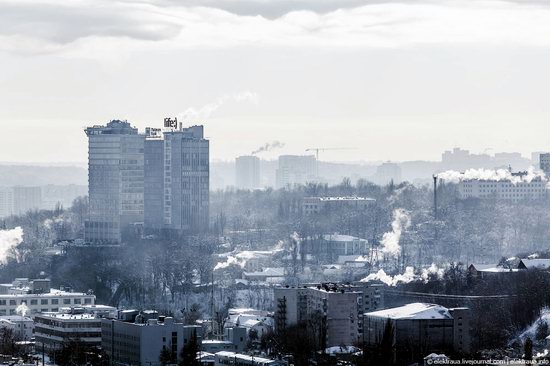 Kiev, capital of Ukraine, after snowfall photo 11