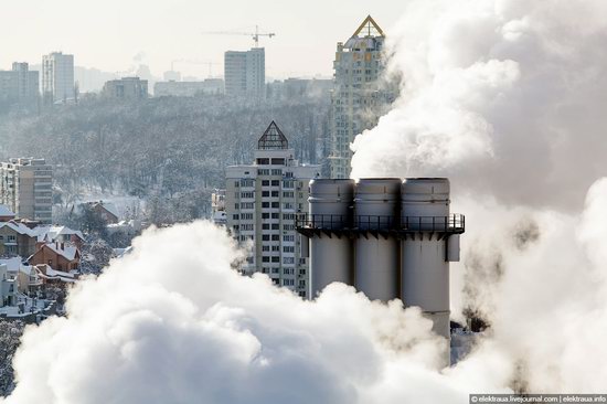 Kiev, capital of Ukraine, after snowfall photo 14