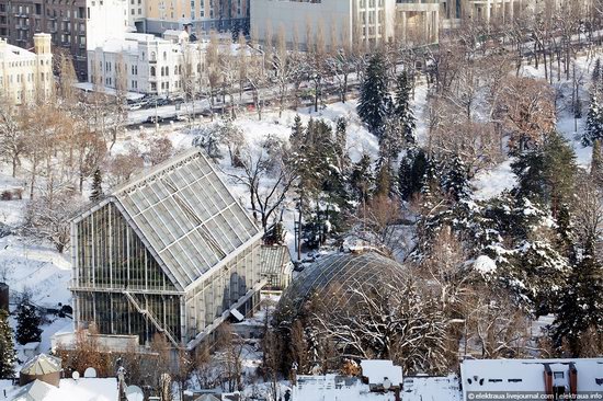 Kiev, capital of Ukraine, after snowfall photo 3