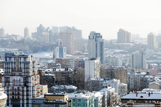 Kiev, capital of Ukraine, after snowfall photo 9