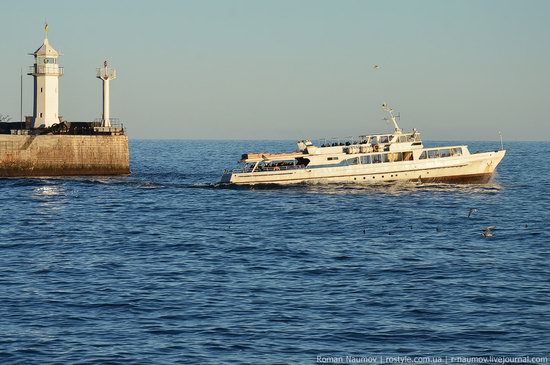 Winter Yalta, Crimea, Ukraine photo 8