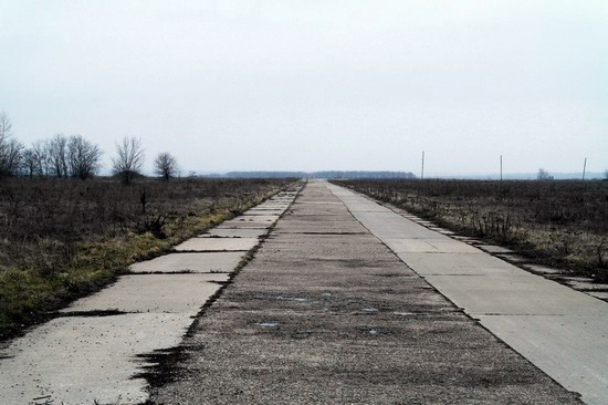 Abandoned flight training center near Zaporozhye, Ukraine photo 10