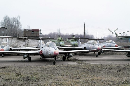 Abandoned flight training center near Zaporozhye, Ukraine photo 14