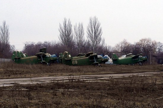 Abandoned flight training center near Zaporozhye, Ukraine photo 15