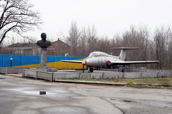 Abandoned flight training center near Zaporozhye, Ukraine photo 3