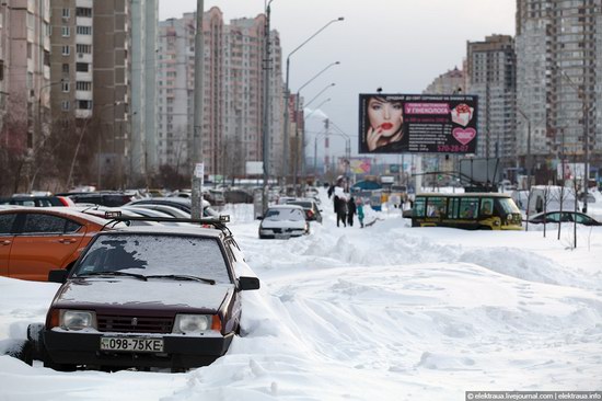 Abnormally heavy snowfall in Kiev, Ukraine photo 13