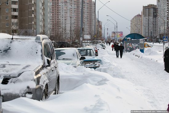 Abnormally heavy snowfall in Kiev, Ukraine photo 15