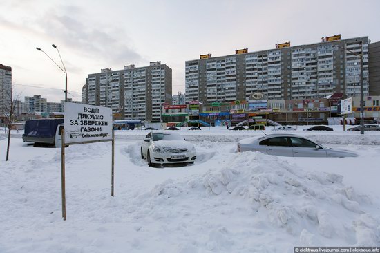 Abnormally heavy snowfall in Kiev, Ukraine photo 16