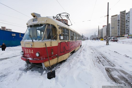 Abnormally heavy snowfall in Kiev, Ukraine photo 9