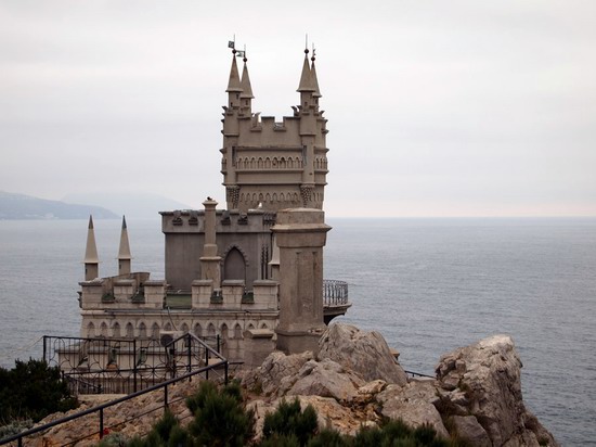 Architectural monument Swallow's Nest and surroundings photo 12