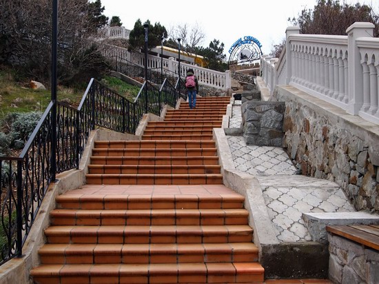 Architectural monument Swallow's Nest and surroundings photo 5