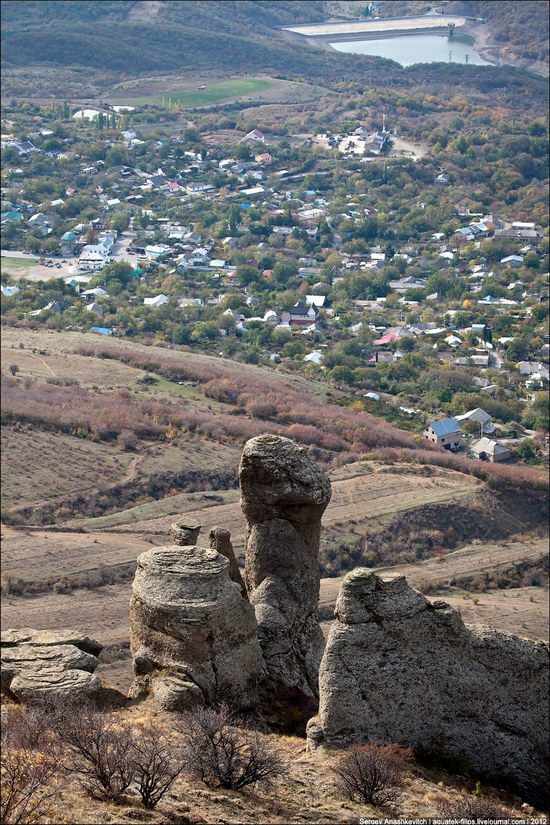 The Valley of Ghosts stone statues, Crimea, Ukraine photo 10