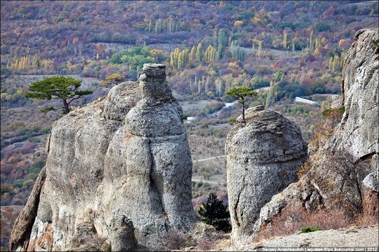 The Valley of Ghosts stone statues, Crimea, Ukraine photo 12